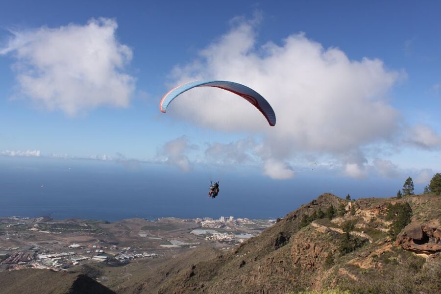 Costa Adeje: Tandem Paragliding Flight - Small groups and the pilot experience