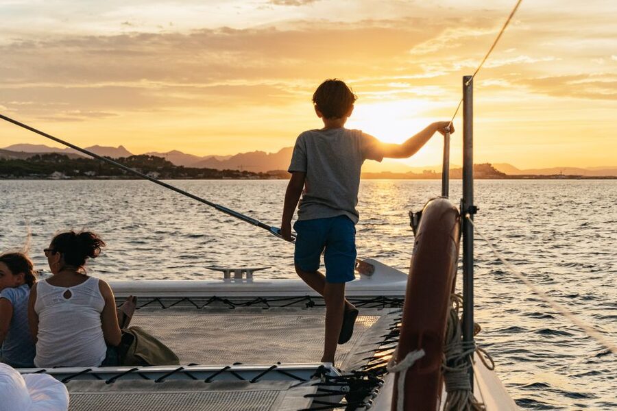 Dénia: Daytime or Sunset Catamaran Cruise - Sunset on the Mediterranean with cava