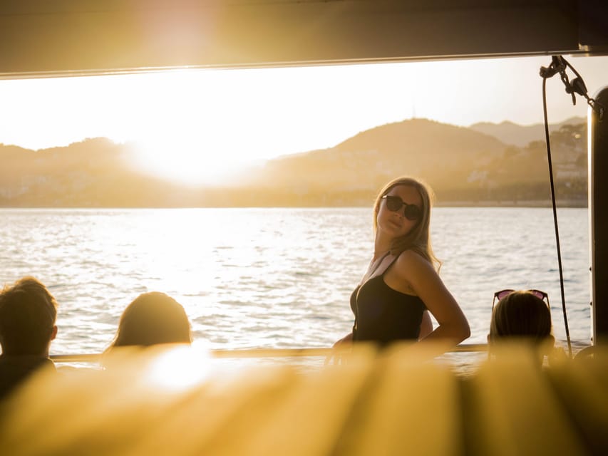 Dénia: Daytime or Sunset Catamaran Cruise - Coastal views of Dénia, cliffs, and caves