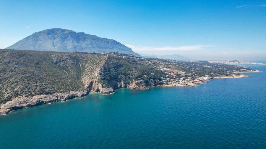 Dénia & Jávea: Portixol Sailing Catamaran Excursion with BBQ - Should you book the Dénia and Jávea catamaran?