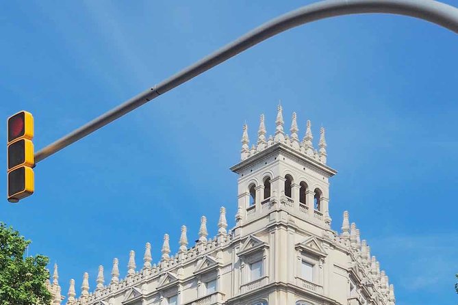 E-Bike tour in Barcelona with English Guide - The guides shape the experience