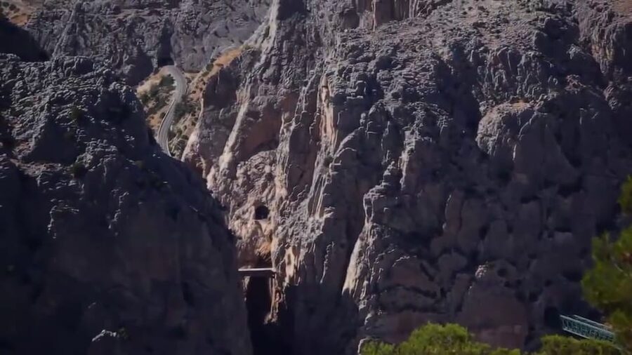 El Chorro: Caminito del Rey Gorge Route Guided Walking Tour - Why the Gaitanes Gorge is worth your day