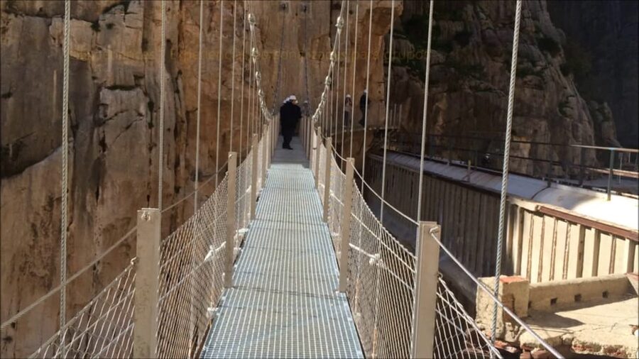 El Chorro: Caminito del Rey Gorge Route Guided Walking Tour - Three hours on the Caminito del Rey
