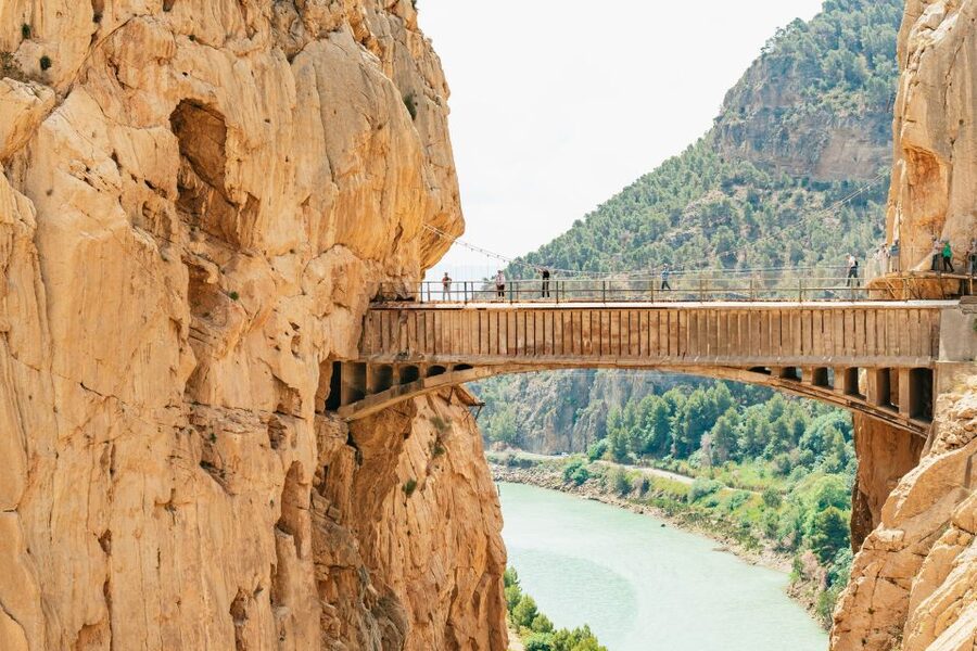 El Chorro: Caminito del Rey Guided Tour with Shuttle Bus - Why the Caminito del Rey feels so special