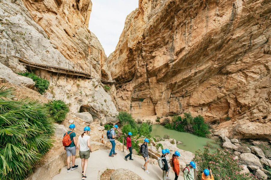 El Chorro: Caminito del Rey Guided Tour with Shuttle Bus - Finishing near your car and the hotel
