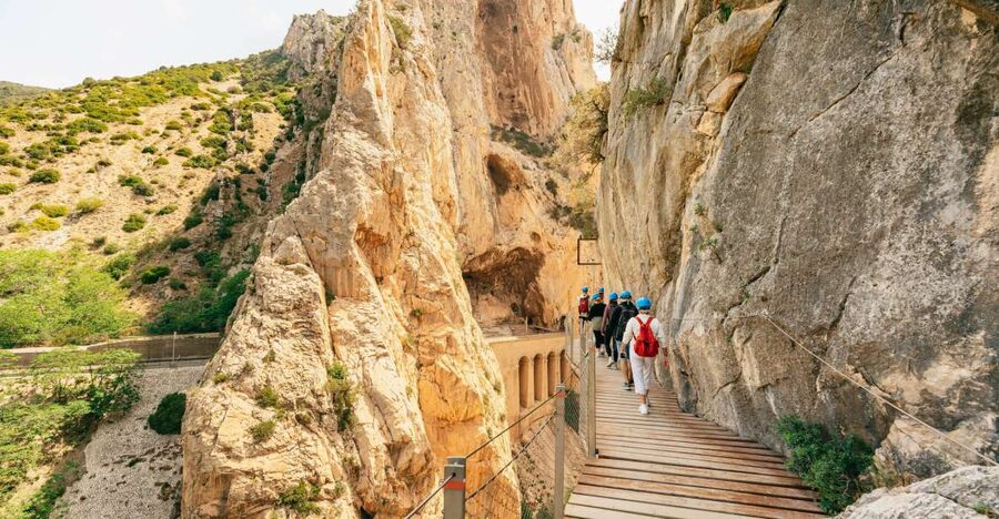El Chorro: Caminito del Rey Guided Tour with Shuttle Bus - Meeting at Hotel La Garganta in El Chorro