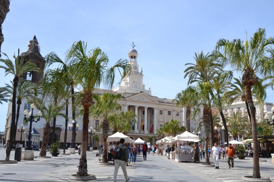 English Cádiz Tour: Walking Tour with Local Guide - How much walking is involved?