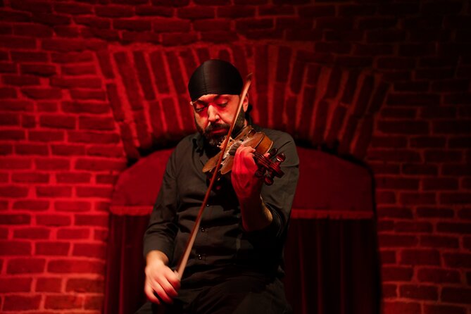 Essential Flamenco: Pure Flamenco Show in the Heart of Madrid - Why the tiny room changes the experience