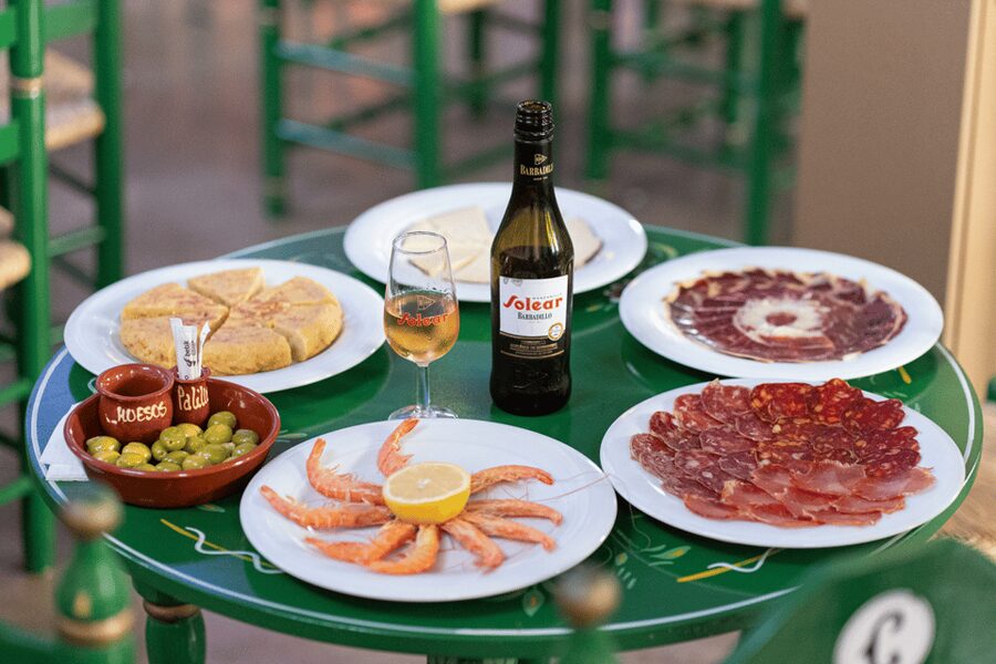 Estepona: Andalusian Flamenco Show Entry Ticket with Drink - What the 90-minute program feels like