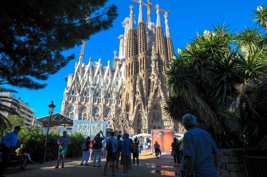 Fast Track: Sagrada Familia & Barcelona Full-Day Tour - Why this tour works for a first day in Barcelona