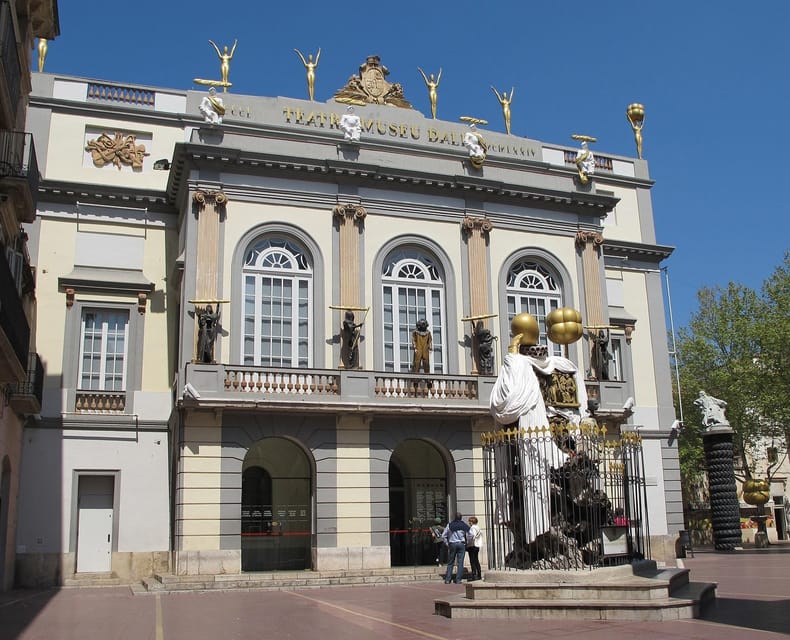 Figueres: Dalí Theatre-Museum Entry Ticket - Optical illusions and 3D installations