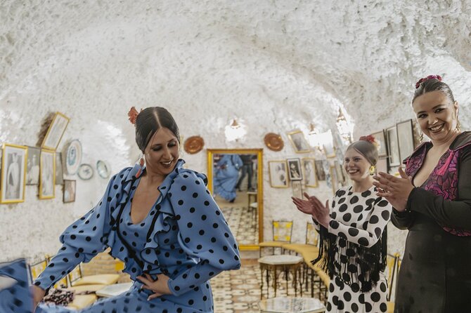 Flamenco show at Cueva Los Amayas, in Sacromonte - Comfort, temperature, and seating