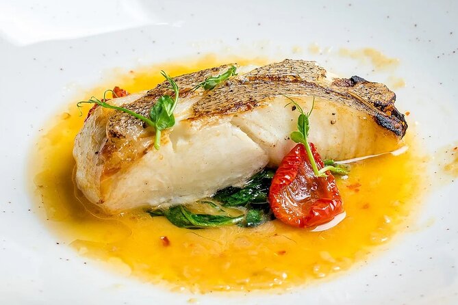 Flamenco Show & Special Menu at Torres Bermejas in Madrid - What happens during the one-hour show