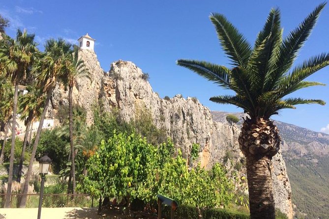 From Albir & Benidorm: Guadalest Village Excursion - The 45-minute stop at the historic vehicle museum