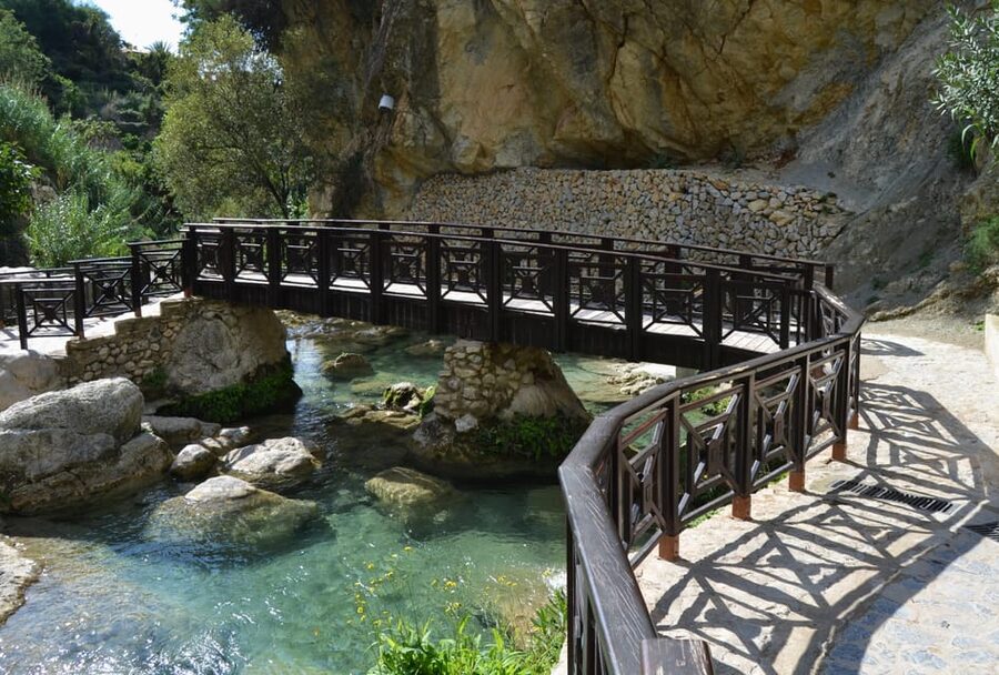 From Alicante/Benidorm: Guadalest & Algar Waterfalls Tour - Algar Waterfalls: a river stop built for cooling off