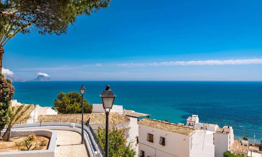 From Alicante: Guadalest, Altea & ticket in Algar Waterfalls - What the coach journey adds to the day