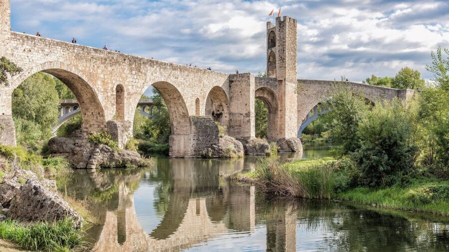 From Barcelona: Besalú & Medieval Towns Tour w/ Hotel Pickup - Santa Pau: a quiet walk through old Catalonia