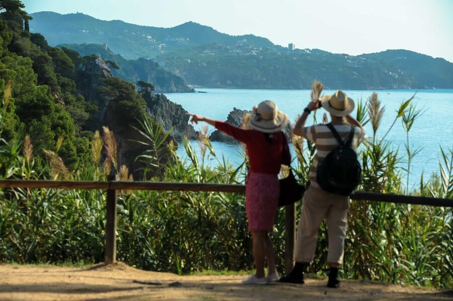 From Barcelona: Costa Brava Day Tour with Lunch - Who Should Book This Day Trip?
