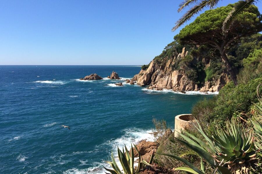 From Barcelona: Costa Brava Day Tour with Lunch - Blanes Botanical Garden Above the Sea