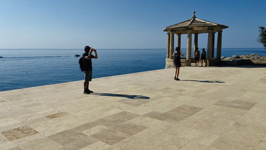 From Barcelona: Costa Brava Trails, Snorkeling & Cliff Jump - Lunch at a local restaurant