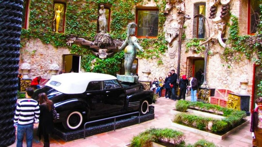 From Barcelona: Dalí Triangle and Cadaques Tour - Portlligat and Dalí’s unusual home