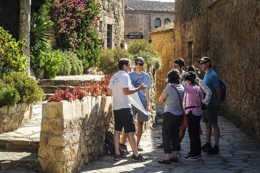 From Barcelona: Girona and Costa Brava Day Tour - The guide makes the difference