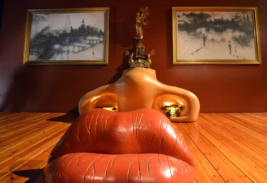 From Barcelona: Girona and Dalí Museum Small-group Day Tour - Making good use of Girona’s 90-minute break