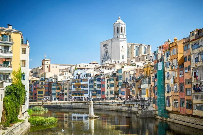 From Barcelona: Girona and Dalí Museum Small-group Day Tour - The 45-minute ride to Figueres