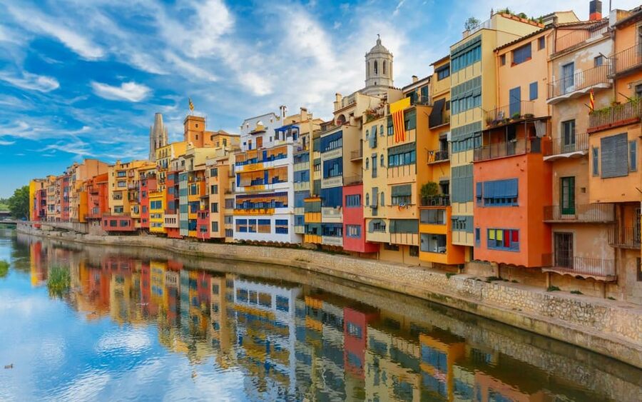 From Barcelona: Girona, Figueres, Dalí Museum, and Cadaqués - Starting near Barcelona’s Estació del Nord
