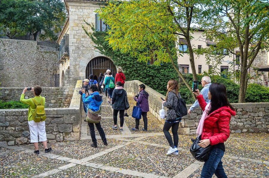 From Barcelona: Girona, Game of Thrones Tour - Walking the old walls