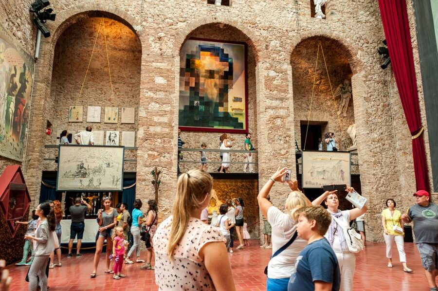 From Barcelona: Girona Guided Tour & Dalí Museum in Figueres - Making the most of Girona’s free hour