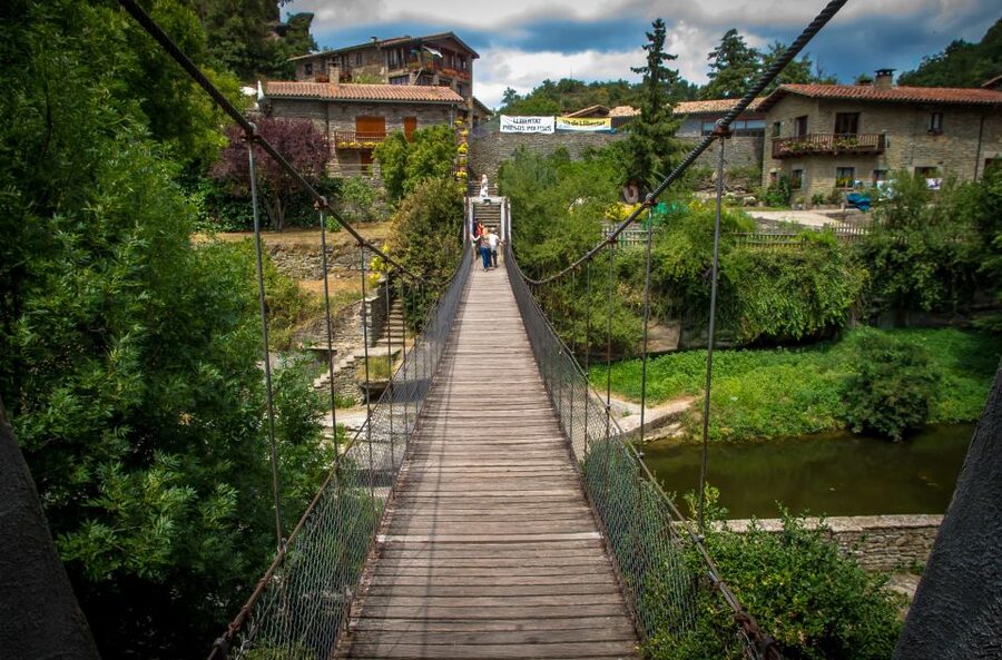From Barcelona: Medieval Villages Day Tour - Who should book this Catalan countryside day?