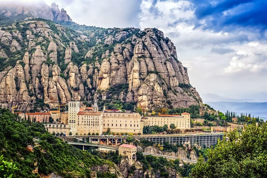 From Barcelona: Montserrat Day Trip with Optional Tickets - Food, Markets, and Practical Comforts