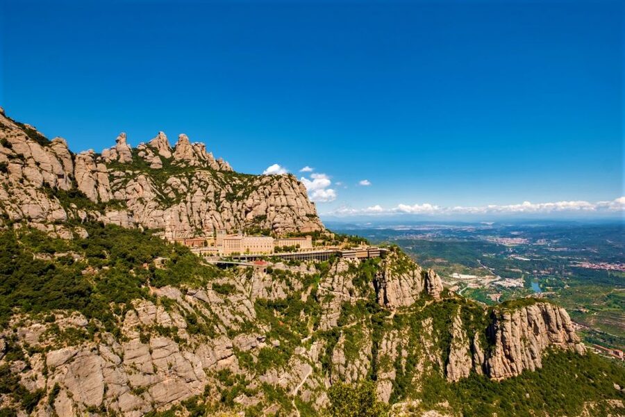 From Barcelona: Montserrat Monastery, Easy Hike, Cable Car - Why Montserrat makes a good break from Barcelona