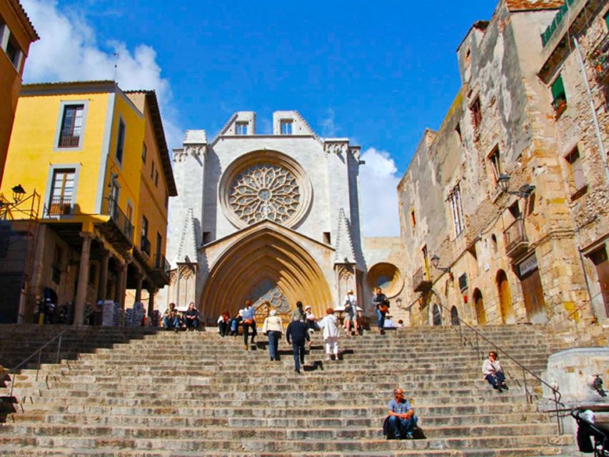 From Barcelona: Tarragona & Sitges Full Day Tour with Pickup - Lunch and free time at San Sebastian Beach