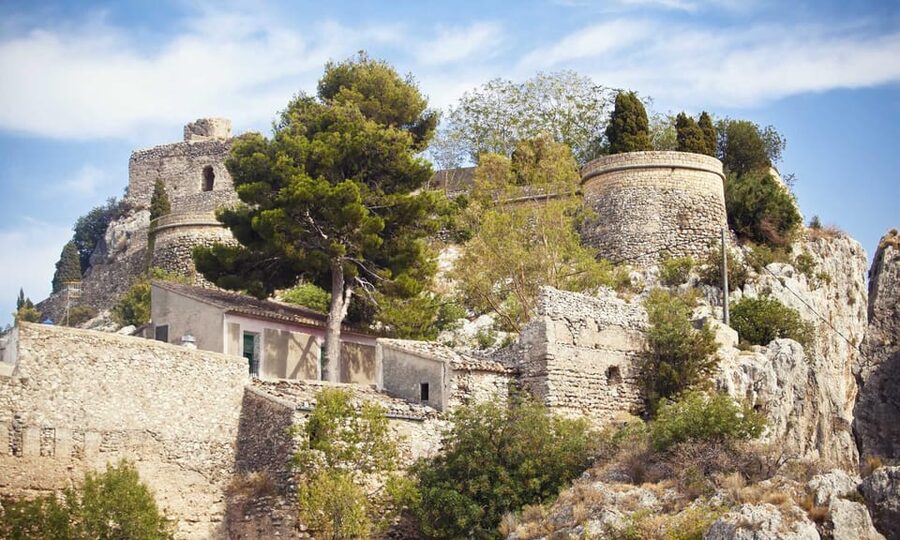 From Benidorm: Guadalest, Altea & ticket in Algar Waterfalls - Who should take this excursion?