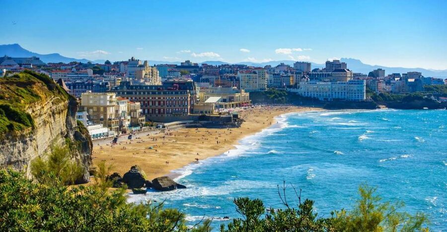From Bilbao: Biarritz, Saint Jean de Luz, San Sebastian Tour - Biarritz: royal polish and Atlantic air