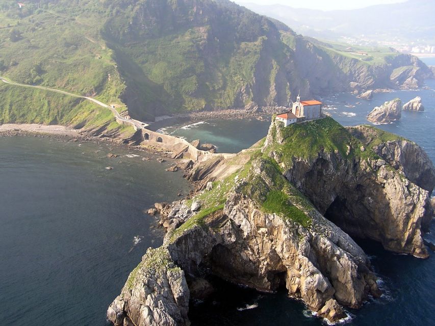 From Bilbao: Gaztelugatxe, Bermeo and Gernika Day Trip - Bermeo turns a view into a Basque lunch