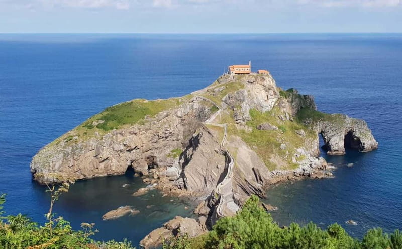 From Bilbao: Gaztelugatxe, Gernika, and Mundaka Group Tour - Gaztelugatxe and the 241-step climb