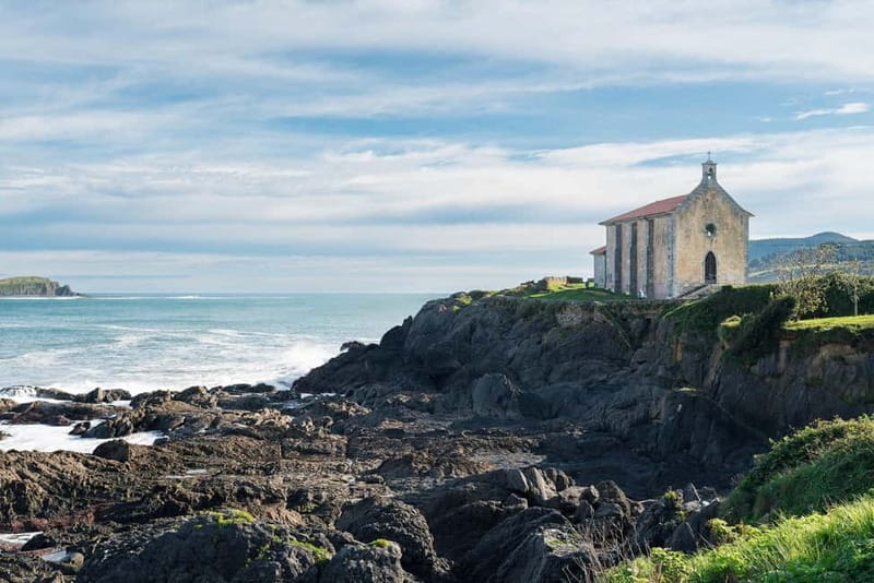 From Bilbao: Gaztelugatxe, Gernika, and Mundaka Group Tour - A guide-led day rather than a hop-on, hop-off outing