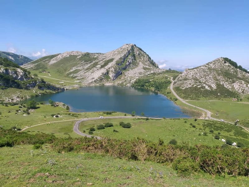 From Cangas de Onis: Lakes of Covadonga Guided Day Trip - From Cangas de Onís to the high country