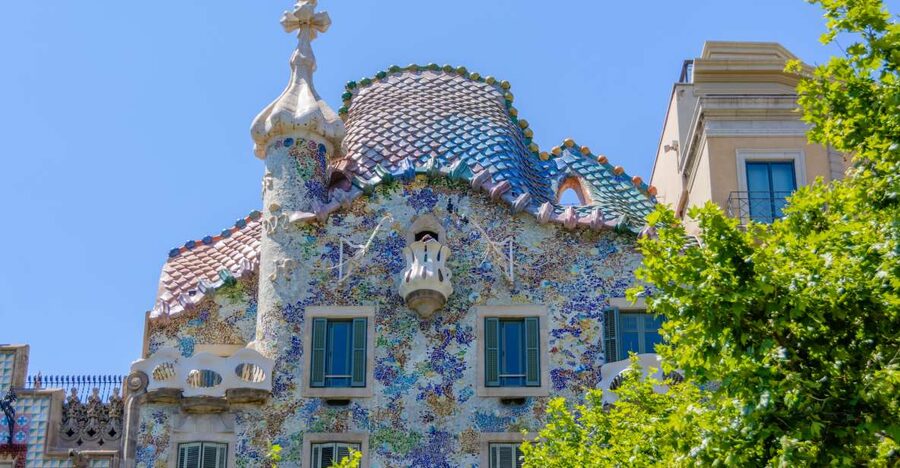 From Costa Brava: Barcelona and Antoni Gaudí's Work Bus Tour - Key points to know before booking