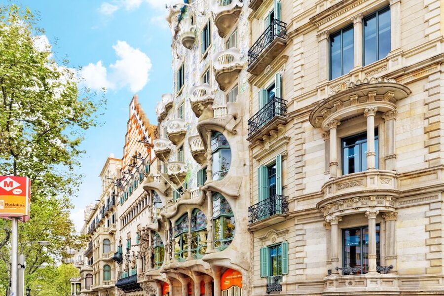 From Costa Brava: Barcelona and Antoni Gaudí's Work Bus Tour - Why this bus trip works from the Costa Brava