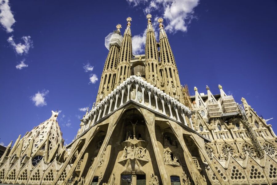 From Costa Brava: Barcelona and Antoni Gaudí's Work Bus Tour - Who should book this Barcelona day trip?