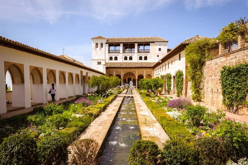 From Costa del Sol: Granada Full-Day Tour - The palaces, courtyards, and ticket question