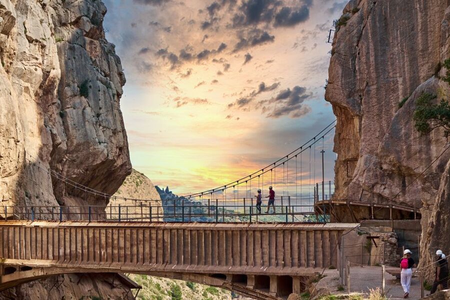 From Fuengirola: Caminito del Rey Guided Day Trip - The transparent viewpoint and the suspension bridge