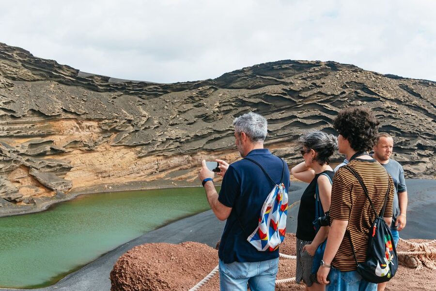 From Fuerteventura: Lanzarote Trip with Wine Tasting & Lunch - La Geria and Lanzarote wine