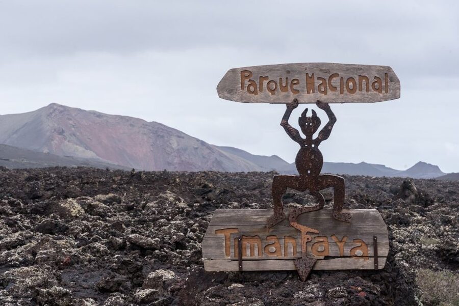 From Fuerteventura: Lanzarote Volcano and Wine Region Tour - Pickup from Fuerteventura to Corralejo port
