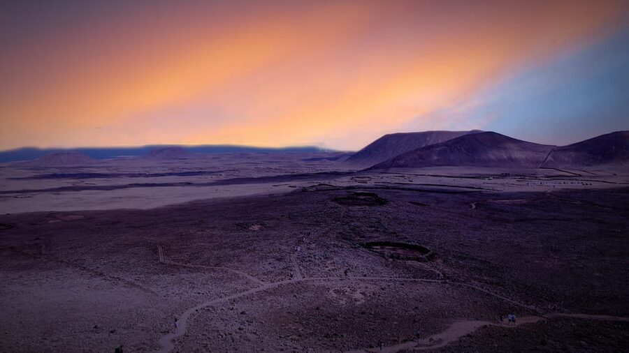 From Fuerteventura: Sunset Hike at Volcano with Scenic Views - Walking up through Fuerteventura’s volcanic country