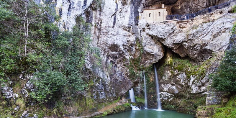 From Gijón: Covadonga, Cangas de Onís, and Lastres Day Trip - The Cantabrian coast and Lastres